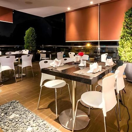 Redstar Hotel Dżakarta Zewnętrze zdjęcie