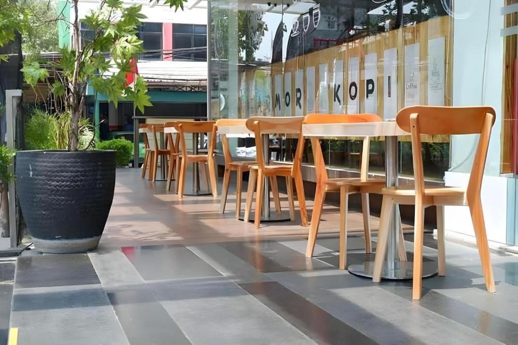 Redstar Hotel Dżakarta Zewnętrze zdjęcie